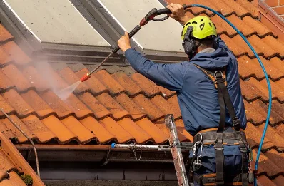 Démoussage et hydrofuge de toiture à Asson