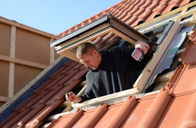 Pose de fenêtres de toit Velux à Asson